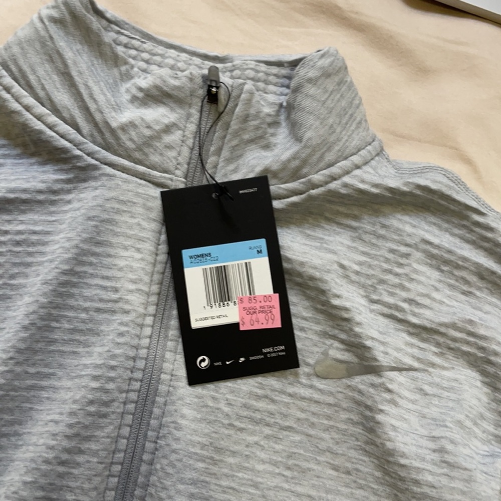 Nike - Picture 2 of 2